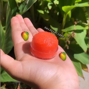 Mango lip scrub